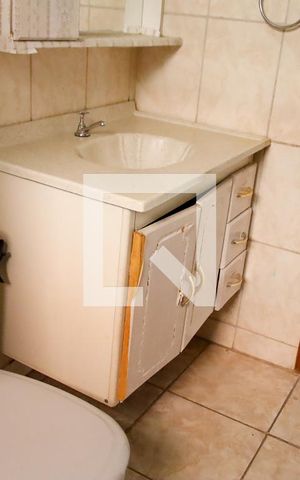 Casa à venda com 200m², 6 quartos e 1 vaga Casa à venda com 200m², 6 quartos e 1 vagaBanheiro Social
