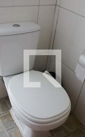 Casa à venda com 200m², 6 quartos e 1 vaga Casa à venda com 200m², 6 quartos e 1 vagaBanheiro da Suíte 2