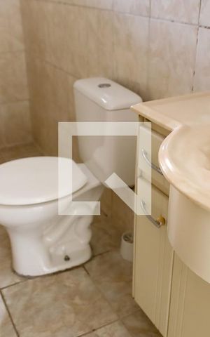 Casa à venda com 200m², 6 quartos e 1 vaga Casa à venda com 200m², 6 quartos e 1 vagaBanheiro da Suíte 3