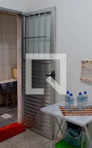 Casa à venda com 200m², 6 quartos e 1 vaga Casa à venda com 200m², 6 quartos e 1 vagaCozinha