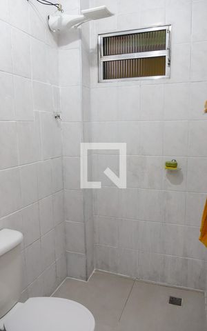 Casa à venda com 200m², 6 quartos e 1 vaga Casa à venda com 200m², 6 quartos e 1 vagaBanheiro da Suíte 2