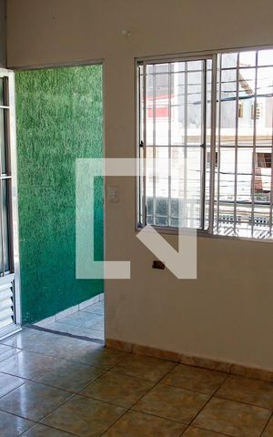 Casa à venda com 200m², 6 quartos e 1 vaga Casa à venda com 200m², 6 quartos e 1 vagasala