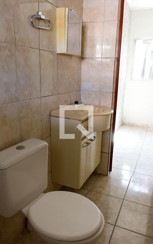 Casa à venda com 200m², 6 quartos e 1 vaga Casa à venda com 200m², 6 quartos e 1 vagaBanheiro da Suíte 3