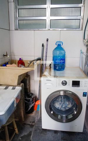 Casa à venda com 200m², 6 quartos e 1 vaga Casa à venda com 200m², 6 quartos e 1 vagaLavanderia