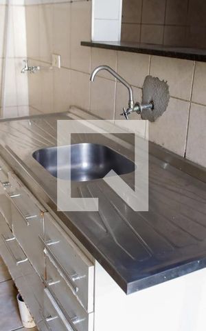 Casa à venda com 200m², 6 quartos e 1 vaga Casa à venda com 200m², 6 quartos e 1 vagaCozinha