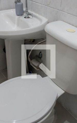 Casa à venda com 200m², 6 quartos e 1 vaga Casa à venda com 200m², 6 quartos e 1 vagaBanheiro