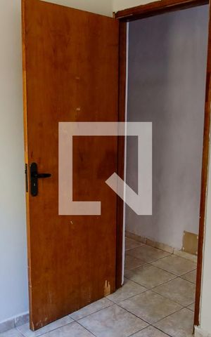 Casa à venda com 200m², 6 quartos e 1 vaga Casa à venda com 200m², 6 quartos e 1 vagaQuarto 4