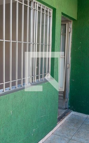 Casa à venda com 200m², 6 quartos e 1 vaga Casa à venda com 200m², 6 quartos e 1 vagaSacada
