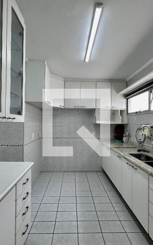 Apartamento à venda com 269m², 4 quartos e 2 vagas Apartamento à venda com 269m², 4 quartos e 2 vagasCozinha
