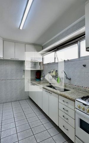 Apartamento à venda com 269m², 4 quartos e 2 vagas Apartamento à venda com 269m², 4 quartos e 2 vagasCozinha