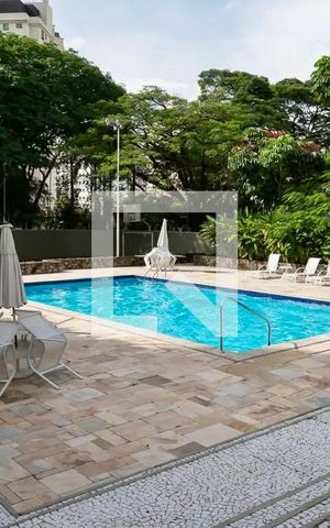 Apartamento à venda com 269m², 4 quartos e 2 vagas Apartamento à venda com 269m², 4 quartos e 2 vagasPiscina