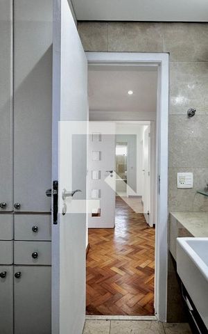 Apartamento à venda com 269m², 4 quartos e 2 vagas Apartamento à venda com 269m², 4 quartos e 2 vagasBanheiro Social