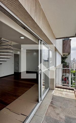 Apartamento à venda com 269m², 4 quartos e 2 vagas Apartamento à venda com 269m², 4 quartos e 2 vagasSacada