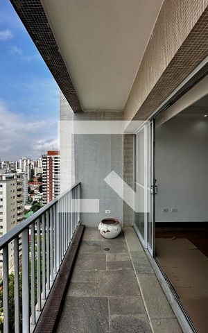 Apartamento à venda com 269m², 4 quartos e 2 vagas Apartamento à venda com 269m², 4 quartos e 2 vagasSacada