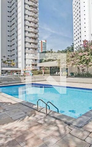 Apartamento à venda com 269m², 4 quartos e 2 vagas Apartamento à venda com 269m², 4 quartos e 2 vagasPiscina