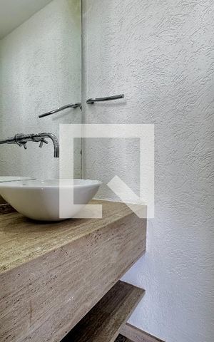 Apartamento à venda com 269m², 4 quartos e 2 vagas Apartamento à venda com 269m², 4 quartos e 2 vagasLavabo