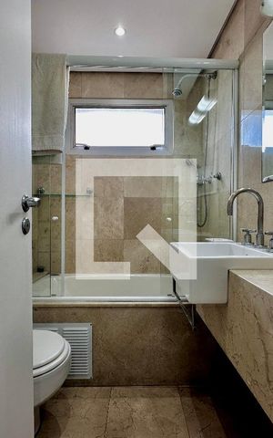 Apartamento à venda com 269m², 4 quartos e 2 vagas Apartamento à venda com 269m², 4 quartos e 2 vagasBanheiro Suíte 1