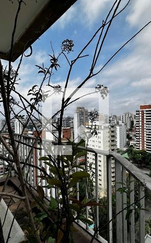 Apartamento à venda com 269m², 4 quartos e 2 vagas Apartamento à venda com 269m², 4 quartos e 2 vagasSacada Suíte 1
