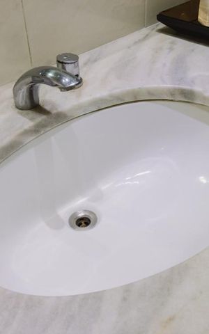 Apartamento à venda com 121m², 3 quartos e 1 vagaBanheiro da Suíte 1 Pia