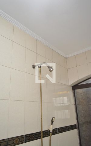 Casa à venda com 115m², 4 quartos e 2 vagas Casa à venda com 115m², 4 quartos e 2 vagasChuveiro