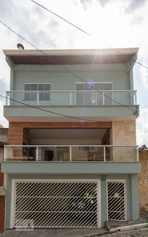 Casa para alugar com 65m², 2 quartos e sem vaga Casa para alugar com 65m², 2 quartos e sem vagaFachada