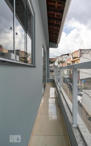 Casa para alugar com 65m², 2 quartos e sem vaga Casa para alugar com 65m², 2 quartos e sem vagaVaranda
