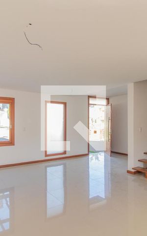Casa de condomínio à venda com 240m², 4 quartos e 2 vagas Casa de condomínio à venda com 240m², 4 quartos e 2 vagasSala