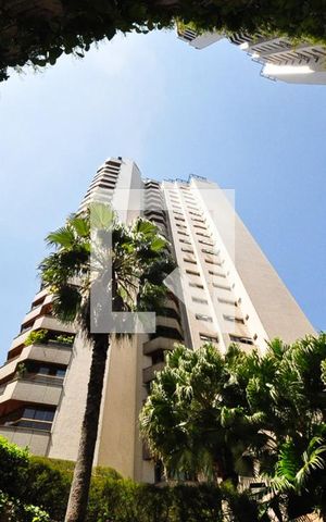 Apartamento à venda com 250m², 4 quartos e 4 vagasFachada