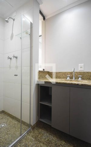Apartamento à venda com 250m², 4 quartos e 4 vagas Apartamento à venda com 250m², 4 quartos e 4 vagasBanheiro suíte 2