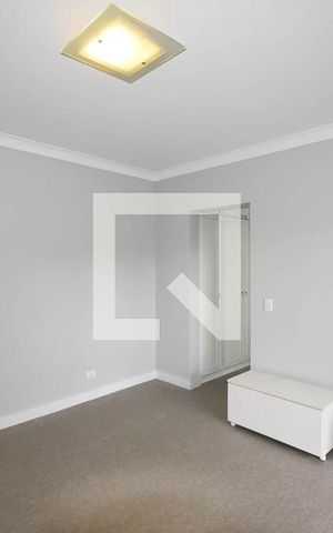 Apartamento à venda com 250m², 4 quartos e 4 vagas Apartamento à venda com 250m², 4 quartos e 4 vagasSuíte 3