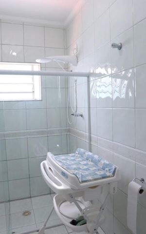 Casa à venda com 260m², 3 quartos e 3 vagasBanheiro 2