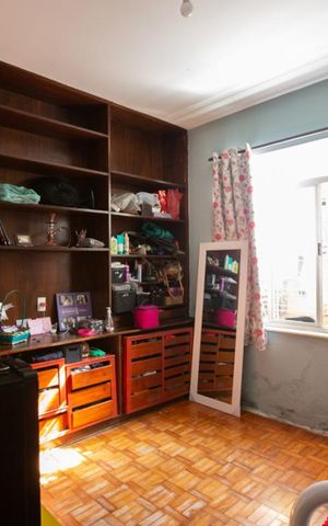 Casa à venda com 220m², 4 quartos e 2 vagas Casa à venda com 220m², 4 quartos e 2 vagasQuarto