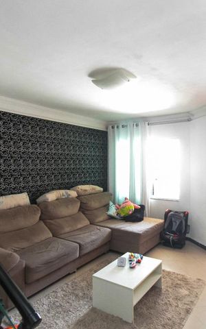 Casa à venda com 207m², 3 quartos e 2 vagas Casa à venda com 207m², 3 quartos e 2 vagasSala