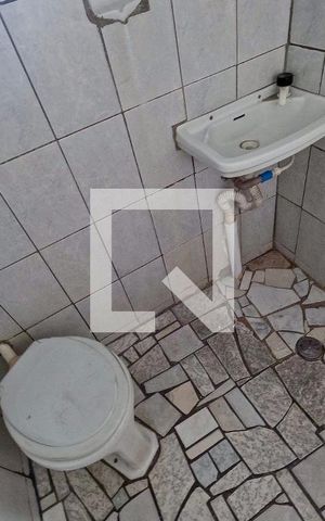 Casa para alugar com 50m², 1 quarto e sem vaga Casa para alugar com 50m², 1 quarto e sem vagaBanheiro