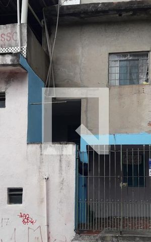 Casa para alugar com 50m², 1 quarto e sem vaga Casa para alugar com 50m², 1 quarto e sem vagaFachada e Placa