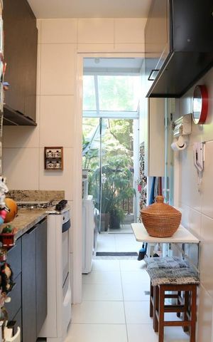 Apartamento à venda com 85m², 2 quartos e 2 vagasCozinha 