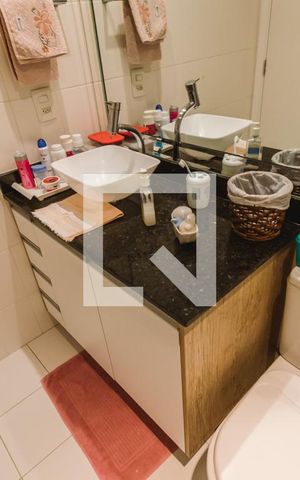 Apartamento para alugar com 72m², 2 quartos e 1 vaga Apartamento para alugar com 72m², 2 quartos e 1 vagaBanheiro da Suíte 1