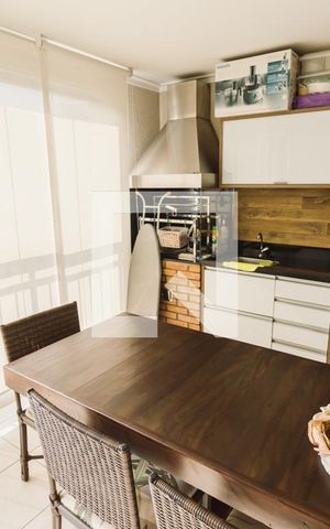 Apartamento para alugar com 72m², 2 quartos e 1 vaga Apartamento para alugar com 72m², 2 quartos e 1 vagaVaranda