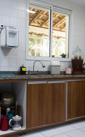 Casa de condomínio à venda com 305m², 6 quartos e 3 vagasCozinha