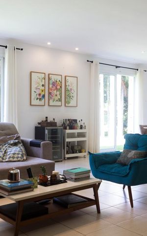 Casa de condomínio à venda com 305m², 6 quartos e 3 vagasSala