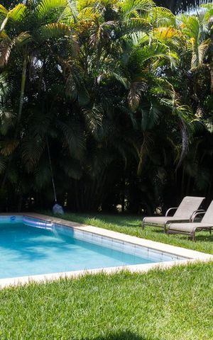 Casa de condomínio à venda com 305m², 6 quartos e 3 vagasPiscina