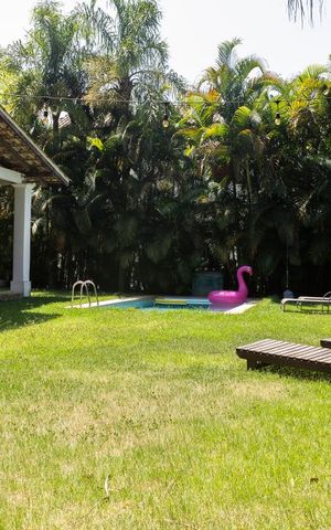Casa de condomínio à venda com 305m², 6 quartos e 3 vagasQuintal