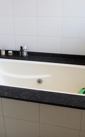 Casa de condomínio à venda com 305m², 6 quartos e 3 vagasBanheira