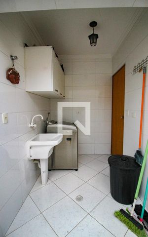 Casa à venda com 350m², 3 quartos e 4 vagasarea de serviço