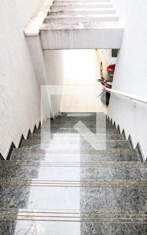 Casa à venda com 350m², 3 quartos e 4 vagasescada acesso garagem entrada casa