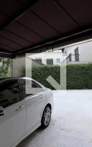 Casa à venda com 350m², 4 quartos e 5 vagas Casa à venda com 350m², 4 quartos e 5 vagasQuintal - Garagem