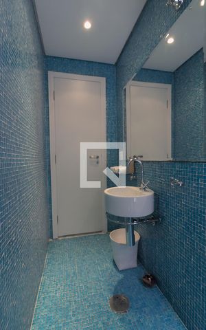 Casa à venda com 350m², 4 quartos e 5 vagas Casa à venda com 350m², 4 quartos e 5 vagasLavabo
