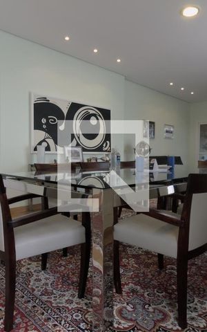 Casa à venda com 350m², 4 quartos e 5 vagas Casa à venda com 350m², 4 quartos e 5 vagasQuarto 4