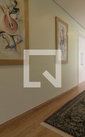 Casa à venda com 350m², 4 quartos e 5 vagas Casa à venda com 350m², 4 quartos e 5 vagasCorredor
