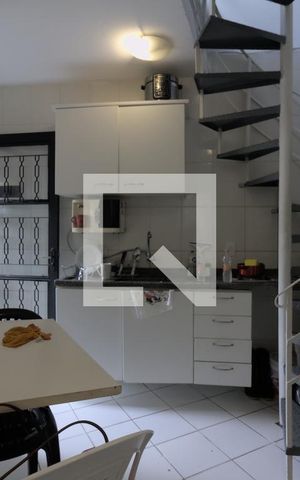 Casa à venda com 350m², 4 quartos e 5 vagas Casa à venda com 350m², 4 quartos e 5 vagasCozinha